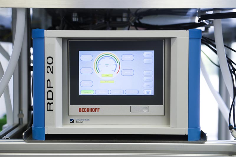 HMI-Bedienpanel zur Steuerung und Überwachung einer automatisierten Industrieanlage