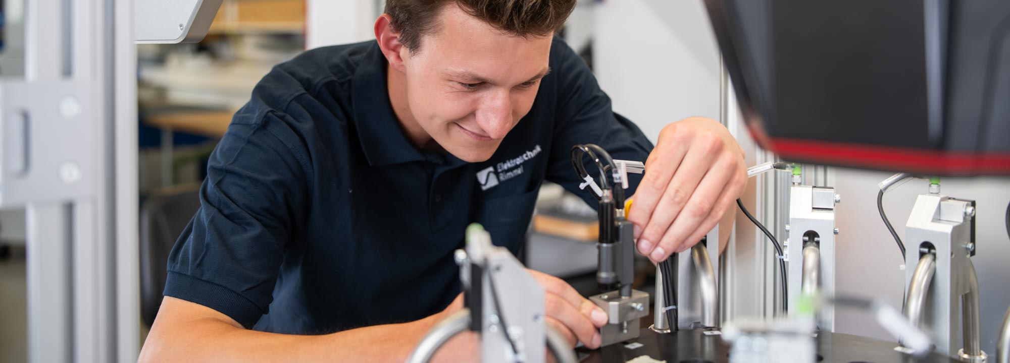 Technische Montagearbeiten im Bereich Elektrotechnik und Automatisierung